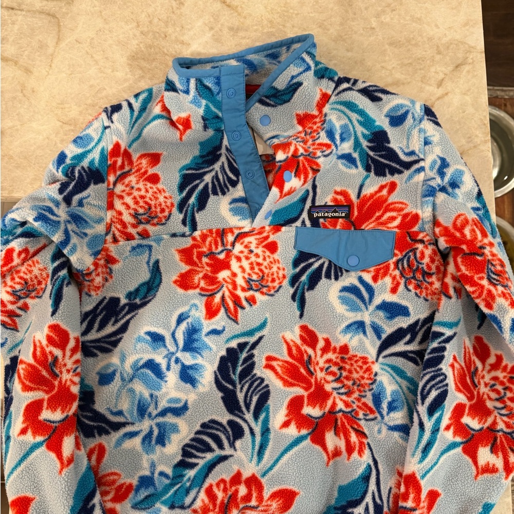 Patagonia woman’s floral Fleece Shirt - Blue and Red